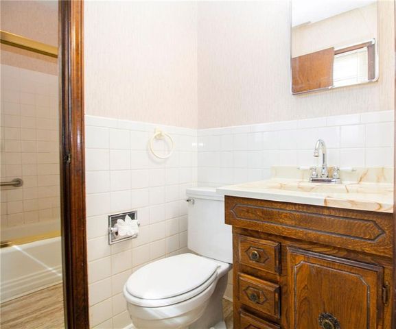 9311 W 95th Street, Overland Park, KS 66212