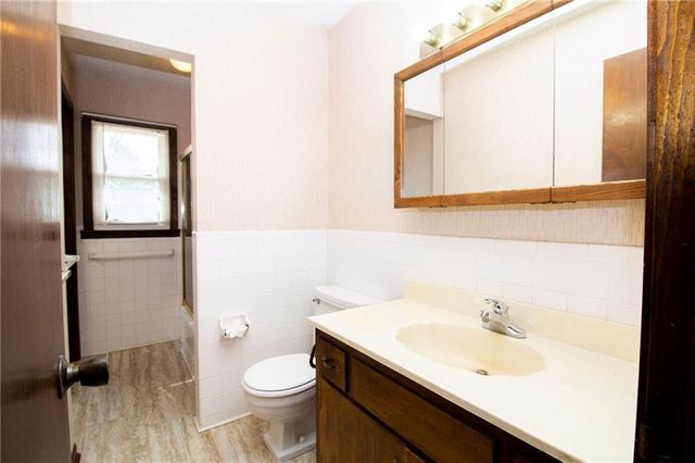 9311 W 95th Street, Overland Park, KS 66212