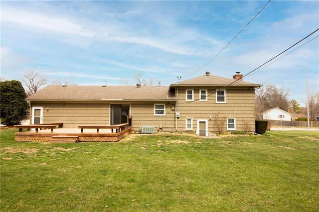 9311 W 95th Street, Overland Park, KS 66212