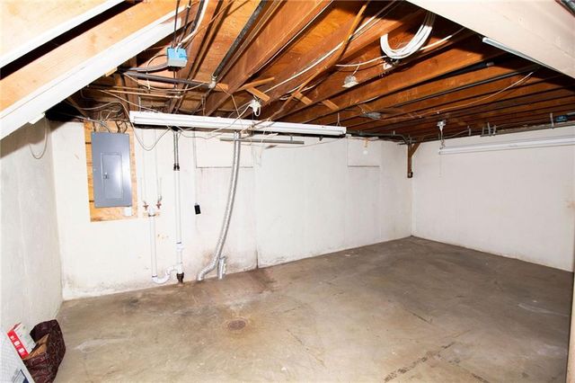 9311 W 95th Street, Overland Park, KS 66212