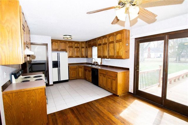 9311 W 95th Street, Overland Park, KS 66212