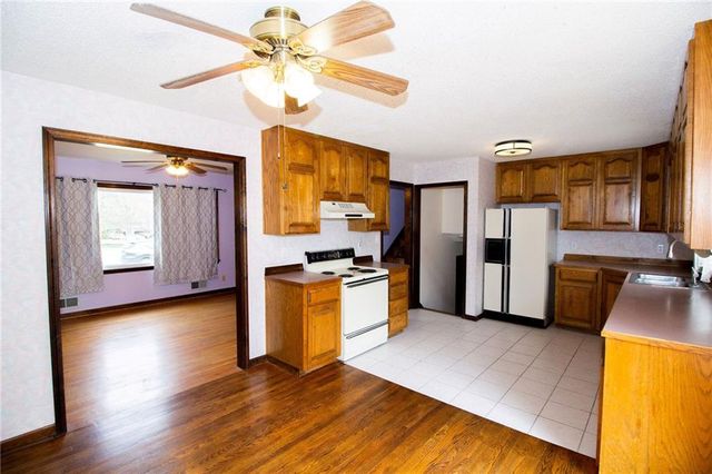 9311 W 95th Street, Overland Park, KS 66212