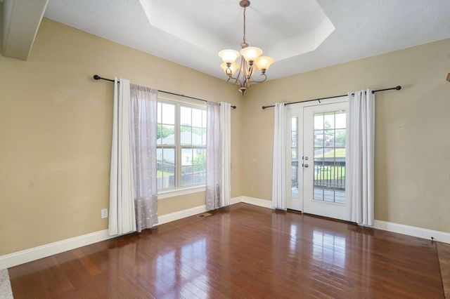 1083 E Daisy Falls Drive, Nixa, MO 65714