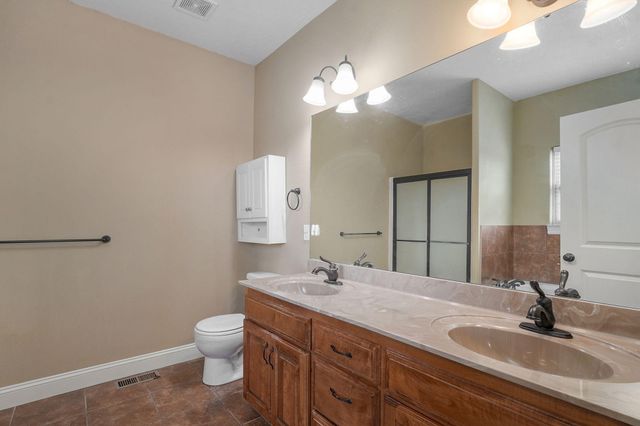 1083 E Daisy Falls Drive, Nixa, MO 65714