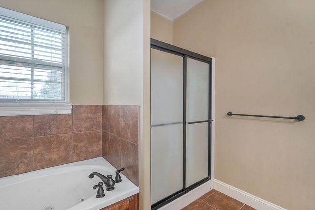 1083 E Daisy Falls Drive, Nixa, MO 65714