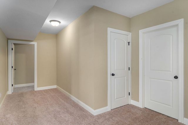 1083 E Daisy Falls Drive, Nixa, MO 65714