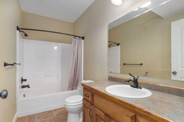 1083 E Daisy Falls Drive, Nixa, MO 65714