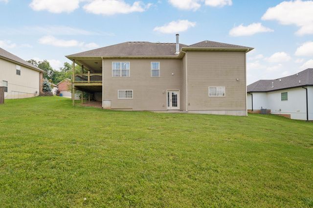 1083 E Daisy Falls Drive, Nixa, MO 65714