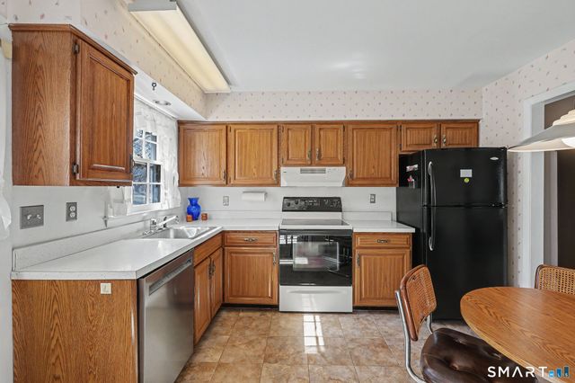 95 Hoyts Hill, Bethel, CT 06801