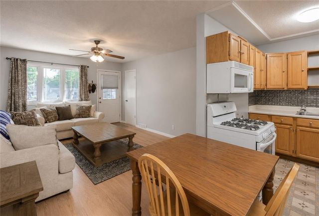16607 E 2nd N Street, Independence, MO 64056