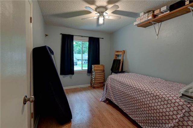 16607 E 2nd N Street, Independence, MO 64056