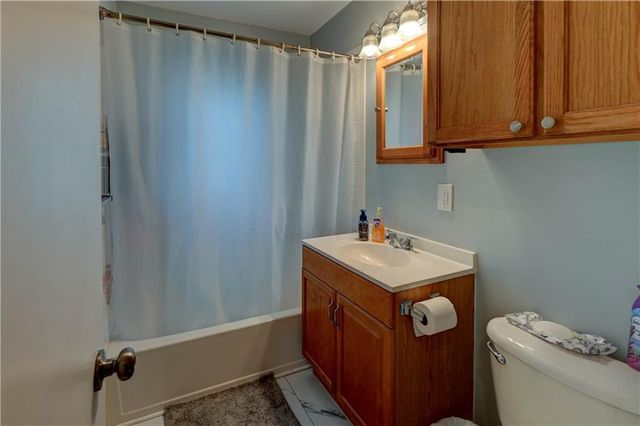 16607 E 2nd N Street, Independence, MO 64056