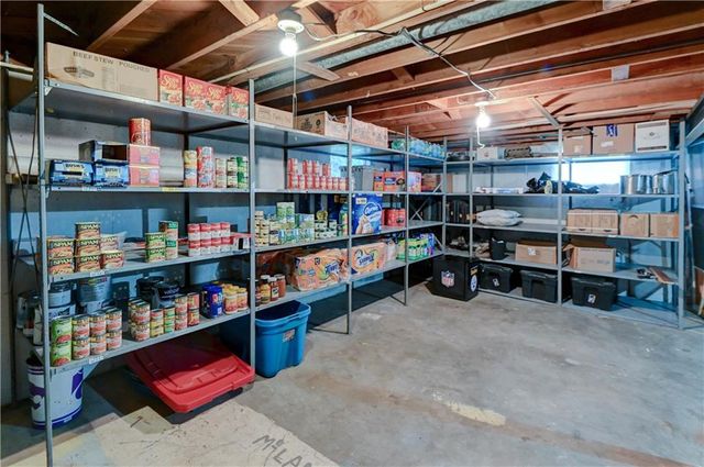 16607 E 2nd N Street, Independence, MO 64056