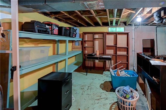 16607 E 2nd N Street, Independence, MO 64056