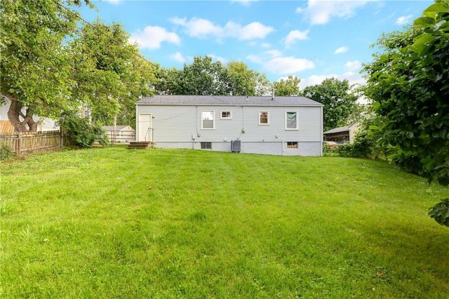 16607 E 2nd N Street, Independence, MO 64056