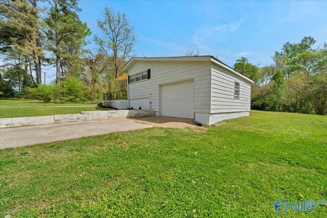 1710 Madison Street SW, Hartselle, AL 35640