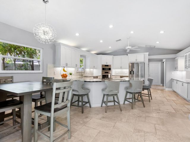 221 LYCHEE ROAD, Nokomis, FL 34275