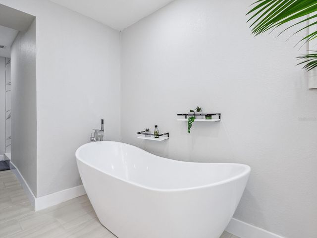 221 LYCHEE ROAD, Nokomis, FL 34275