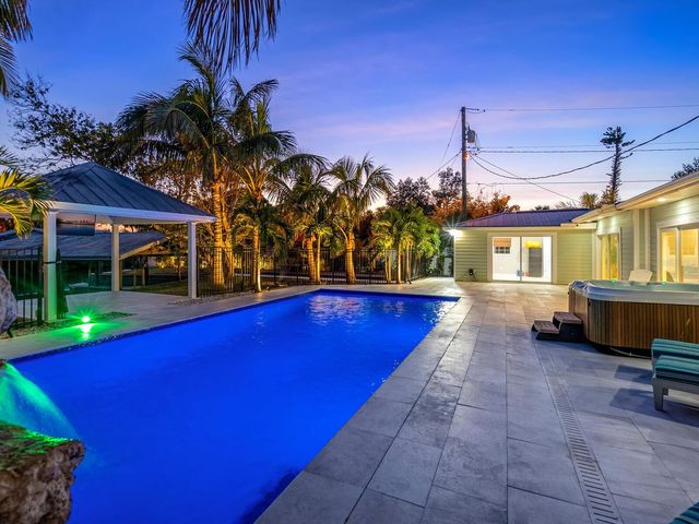 221 LYCHEE ROAD, Nokomis, FL 34275