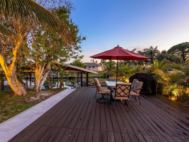 221 LYCHEE ROAD, Nokomis, FL 34275