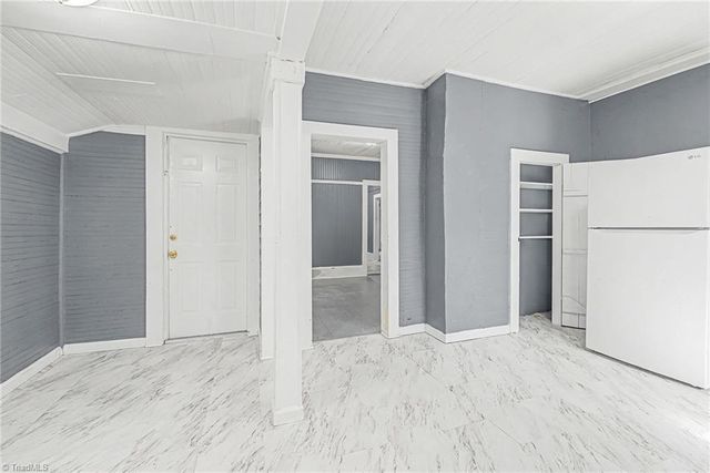 1206 E 21St Street, Winston-salem, NC 27105