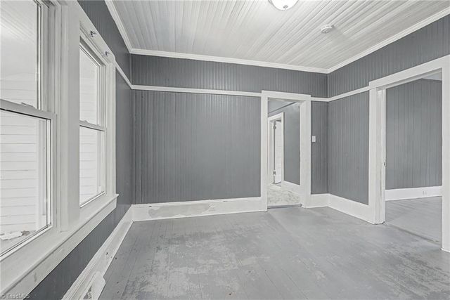 1206 E 21St Street, Winston-salem, NC 27105