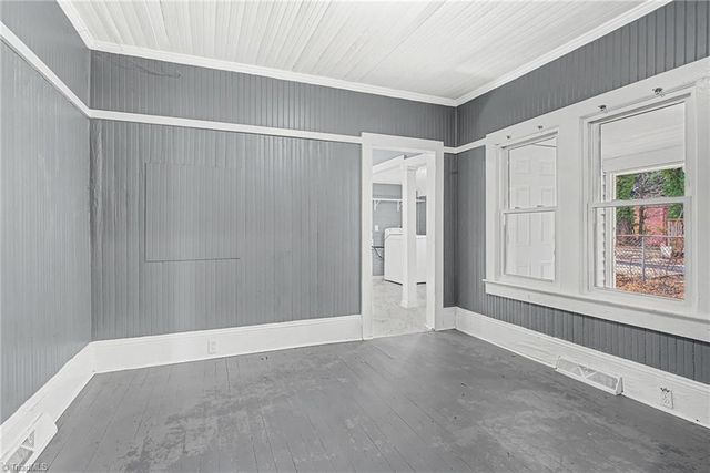 1206 E 21St Street, Winston-salem, NC 27105