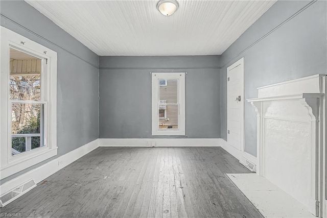 1206 E 21St Street, Winston-salem, NC 27105