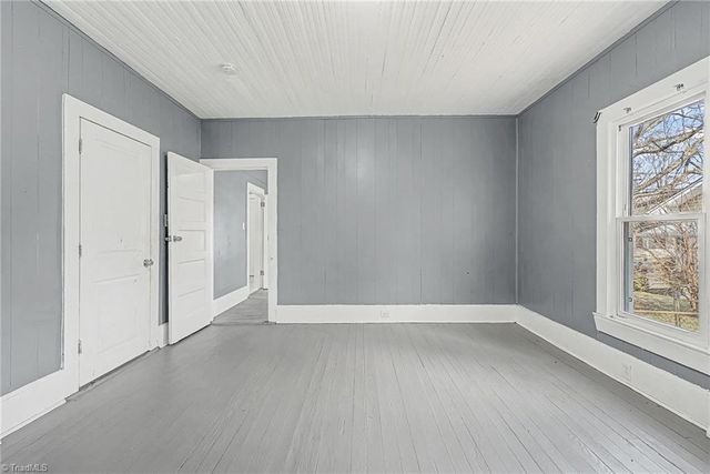 1206 E 21St Street, Winston-salem, NC 27105