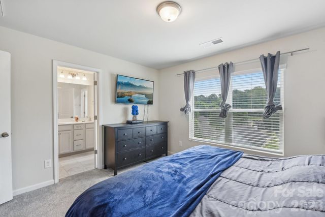 1134 Keydet Drive, Charlotte, NC 28216