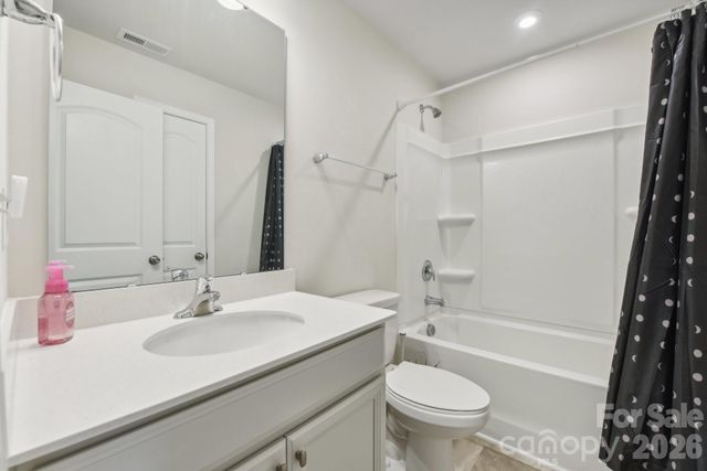 1134 Keydet Drive, Charlotte, NC 28216