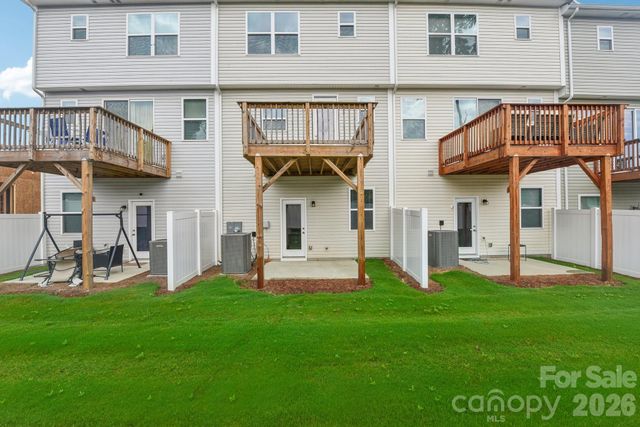 1134 Keydet Drive, Charlotte, NC 28216