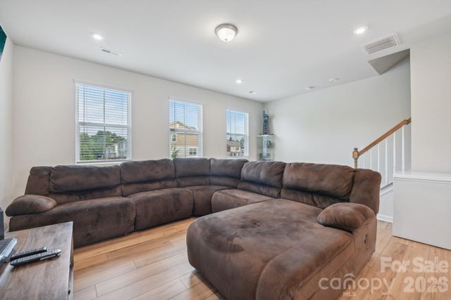 1134 Keydet Drive, Charlotte, NC 28216