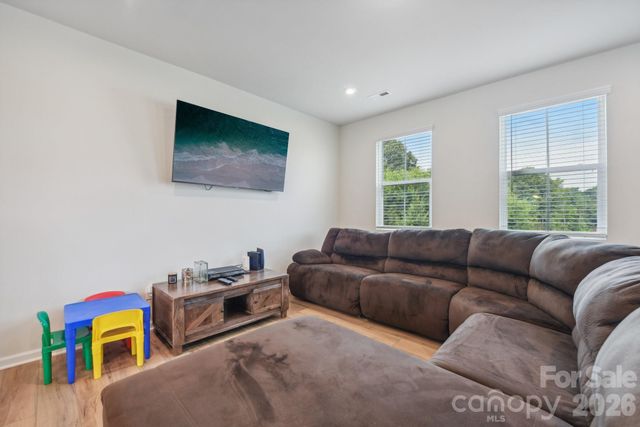 1134 Keydet Drive, Charlotte, NC 28216