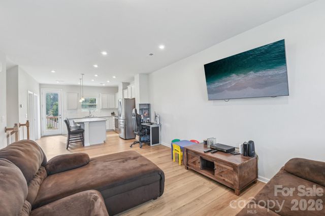 1134 Keydet Drive, Charlotte, NC 28216