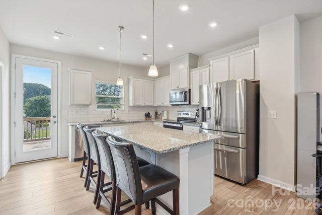 1134 Keydet Drive, Charlotte, NC 28216