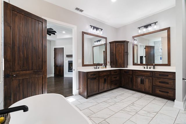 162 CR 42530, Paris, TX 75462