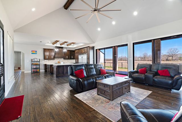 162 CR 42530, Paris, TX 75462