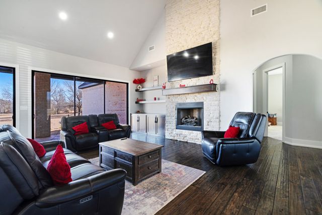 162 CR 42530, Paris, TX 75462