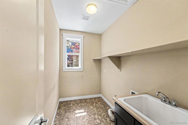 8551 E 21st Avenue, Denver, CO 80238