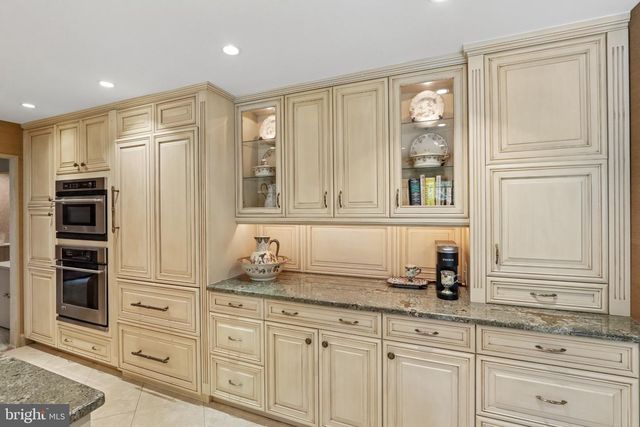 403 DOWNS DR, Cherry Hill, NJ 08003