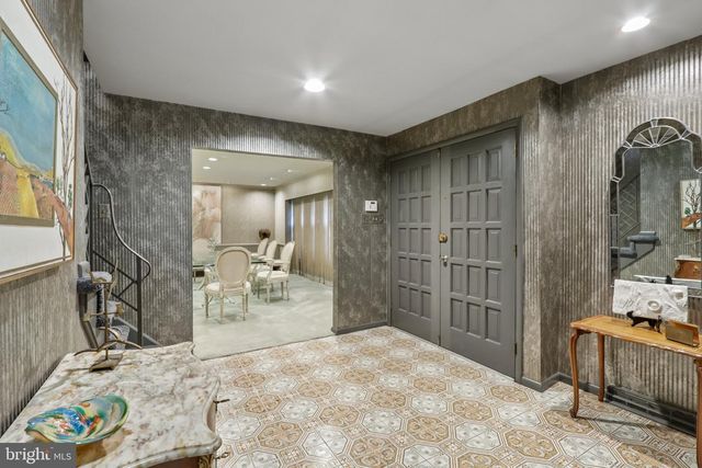 403 DOWNS DR, Cherry Hill, NJ 08003
