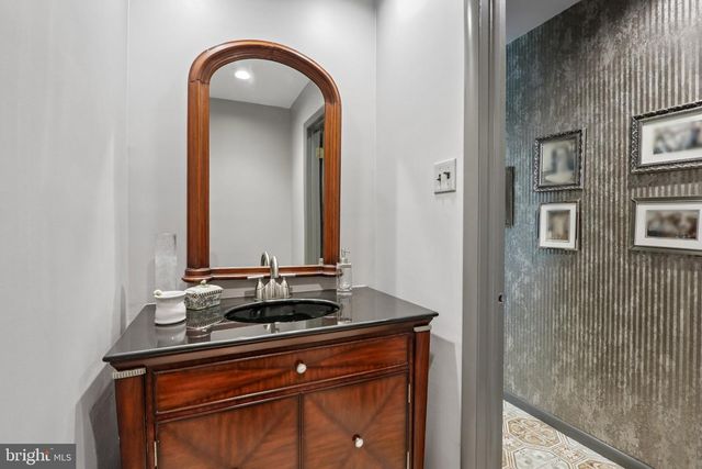 403 DOWNS DR, Cherry Hill, NJ 08003