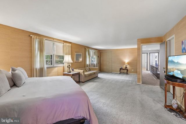 403 DOWNS DR, Cherry Hill, NJ 08003