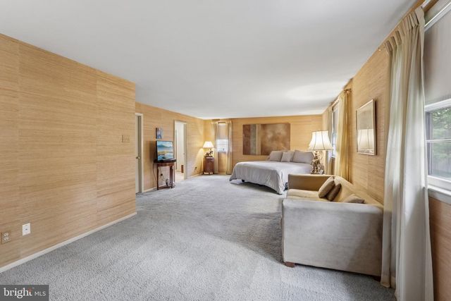 403 DOWNS DR, Cherry Hill, NJ 08003
