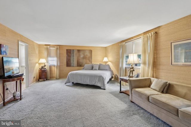 403 DOWNS DR, Cherry Hill, NJ 08003