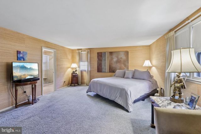 403 DOWNS DR, Cherry Hill, NJ 08003