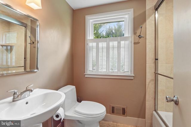 403 DOWNS DR, Cherry Hill, NJ 08003