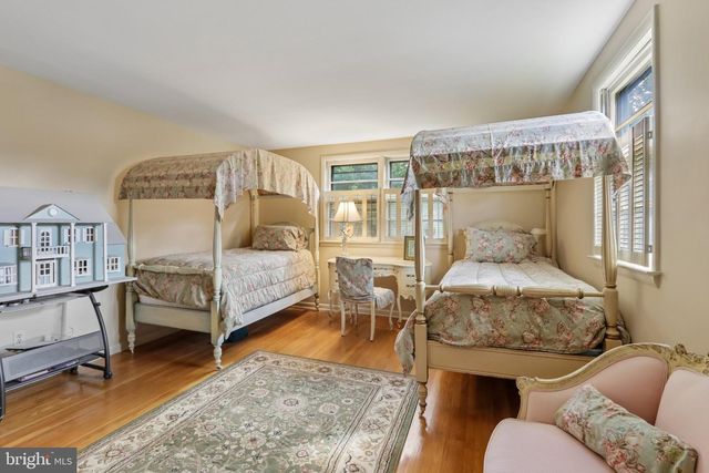 403 DOWNS DR, Cherry Hill, NJ 08003