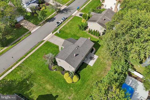 403 DOWNS DR, Cherry Hill, NJ 08003